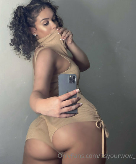 itsyourwcw_ exclusive pornstar photo