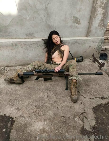 modeltechie erotic model photo