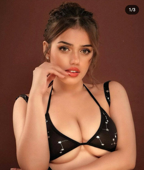 Karina Johnson erotic model pic