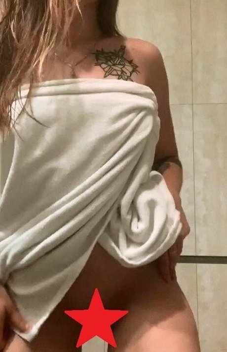 milenasweet naked star photo