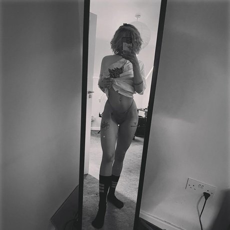 axalrnaed star best photo