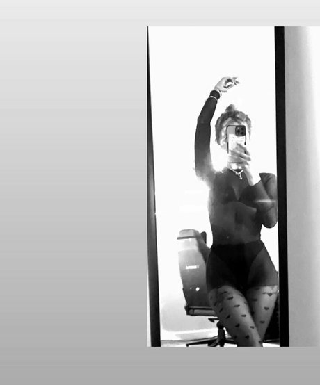 axalrnaed model erotic pics