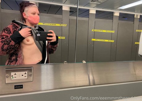 redhead threesome onlyfans beautiful gallery