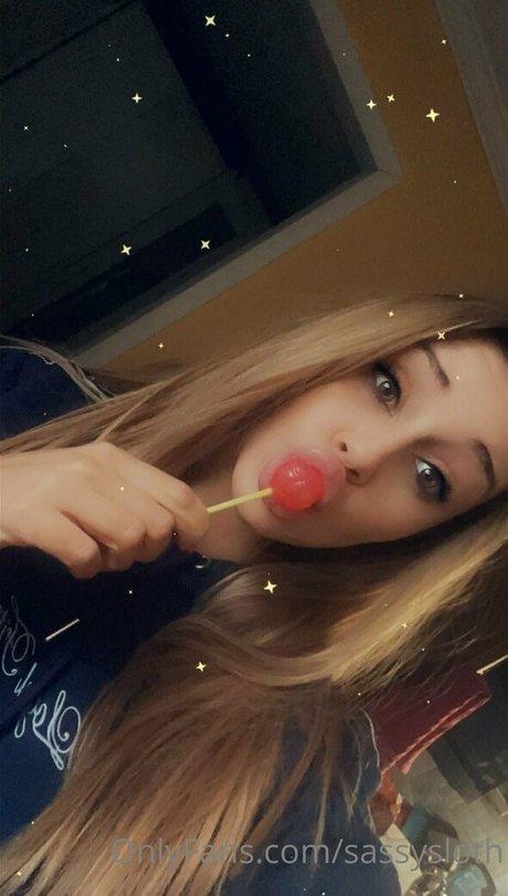 sassysloth hd model photo