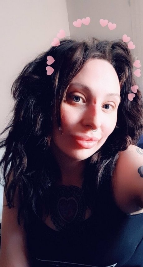 queenrainifree nudes actress photos