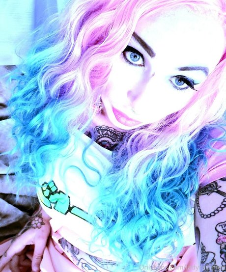 queenrainifree star erotic photo