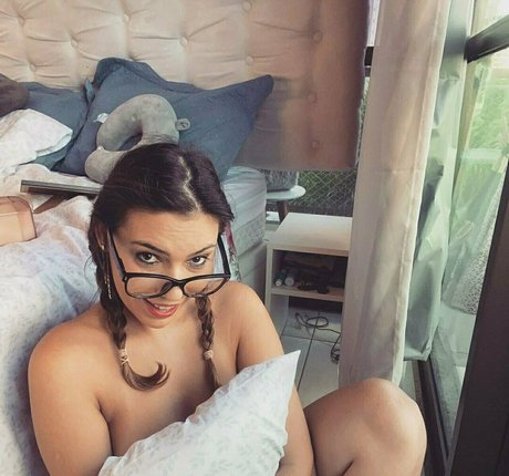 queenrainifree art actress photos