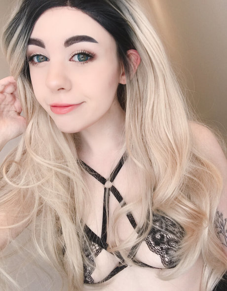 Sleepy Kokiri nude star gallery