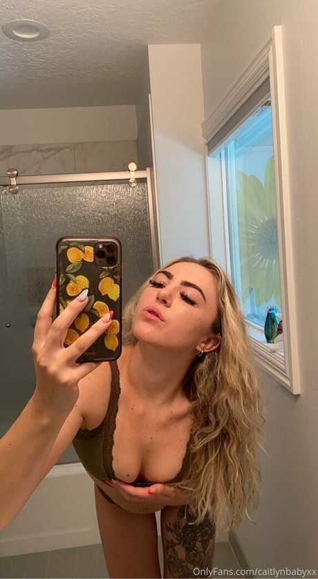 caitlynbabyxx porn model photos