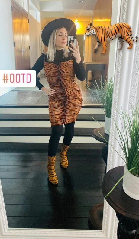 Rebecca Ford pornstar adult img