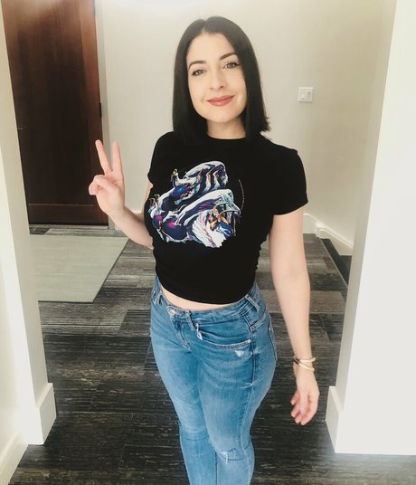 Rebecca Ford Profile pic