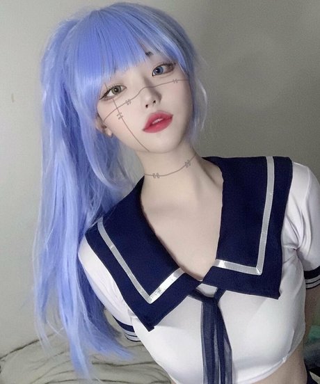 hinachan01 hot model img