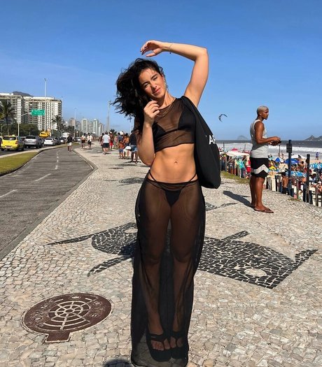 Iara Guimaraes art actress photo