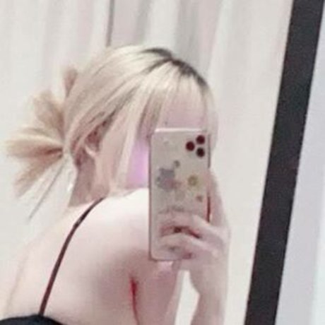 Fuyuko Chan pornstar adult photo