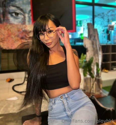 ploybkk model adult img