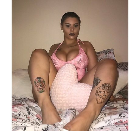 Aniela free model pics