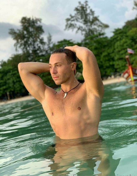 arsimply perfect model picture