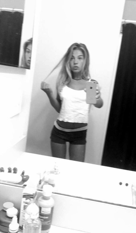 LilHerbLover perfect model pics