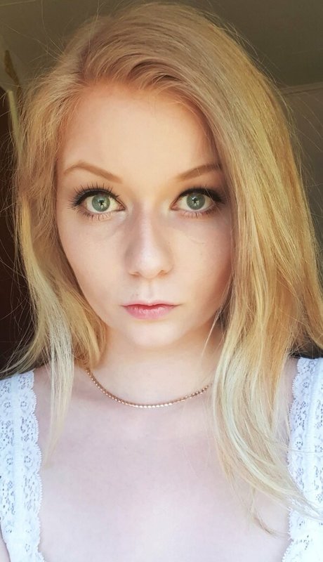 Purrluna hot actress images