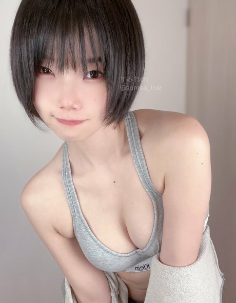 sumire live hot model pictures