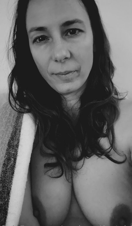 lamasseuse erotic pornstar photo