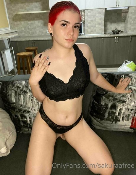 sakuraafree model top pic