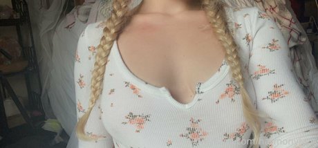 Harmonyfans star naked images