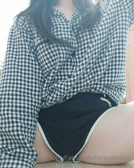 loveyumixxx model free pics