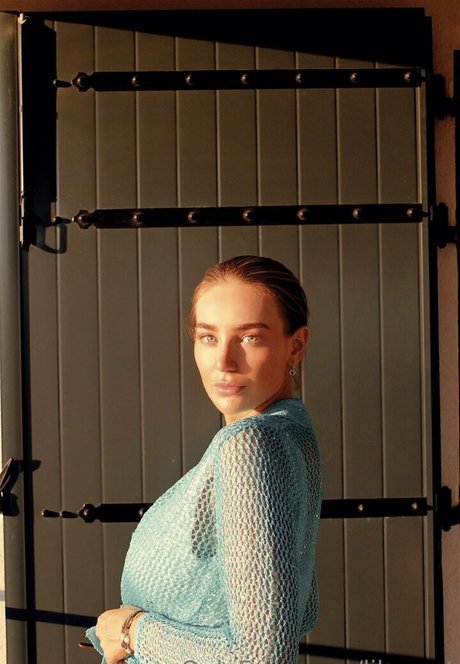 lilys art free model img