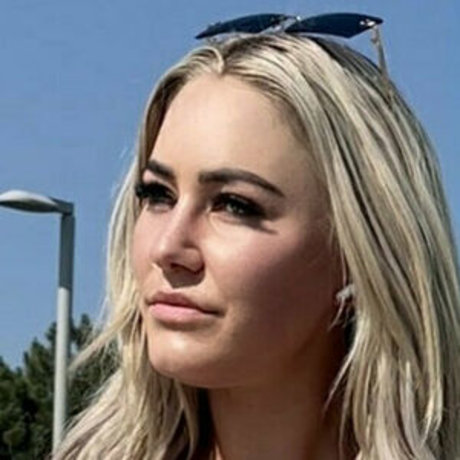 Shannon Henry star exclusive photo