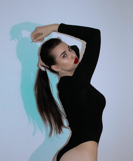 alla mayorovaa nude actress pic