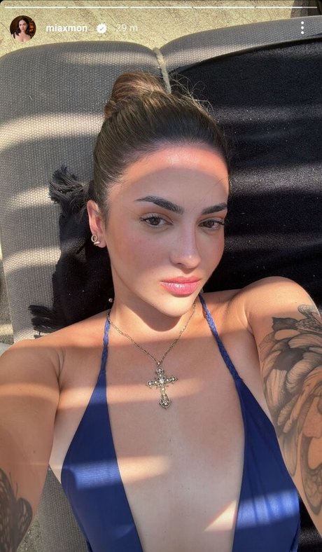 Miaxmon porn model gallery