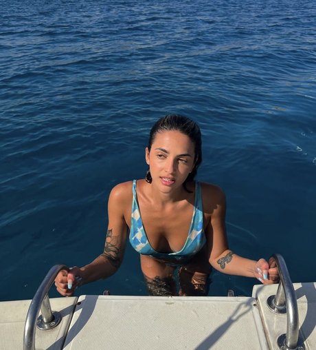 Miaxmon pretty model picture