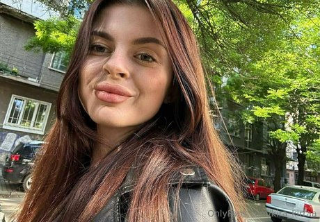 kira kirraa model hd pictures