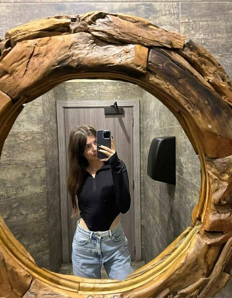 kira kirraa naked actress archive