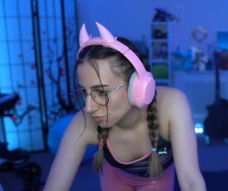 Millie Mossiae high quality star gallery