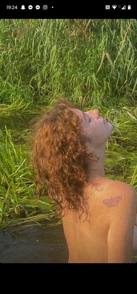 olivvia m_ adult model images