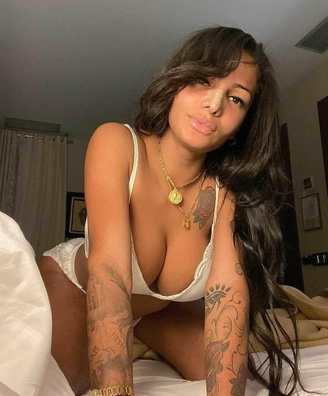 transsohot erotic pornstar img