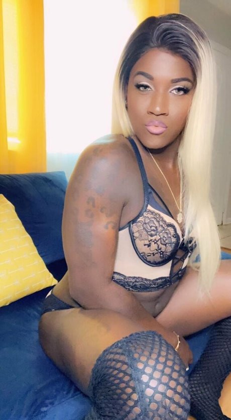 transsohot erotic pornstar photo