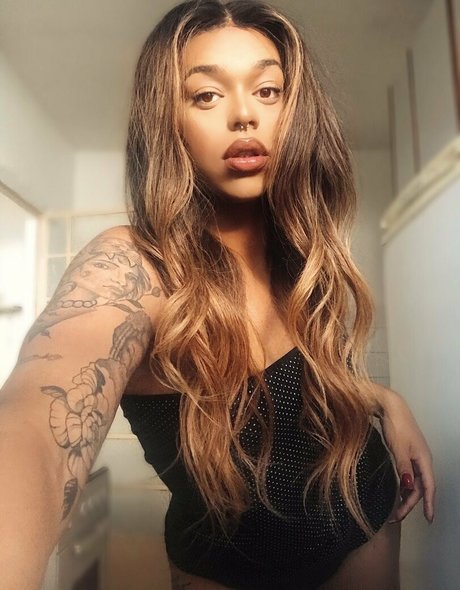 transsohot pornstar high quality photos