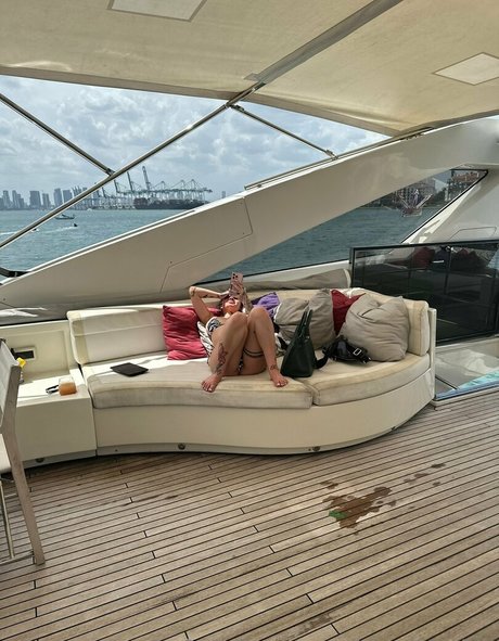 bhadbhabie exclusive star photo