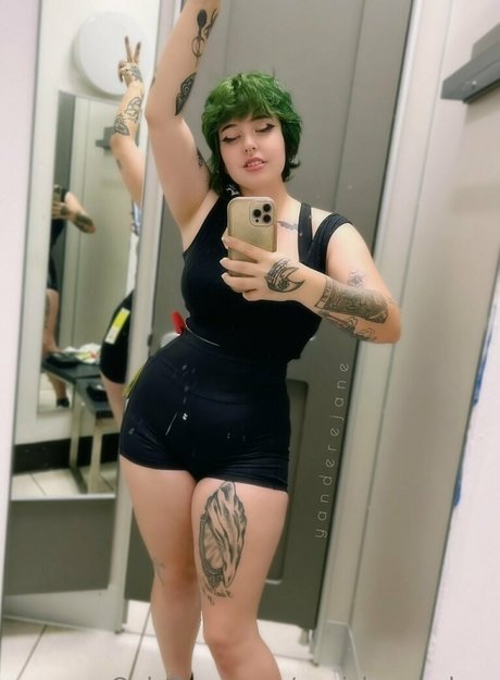 squishyyandere erotic star img