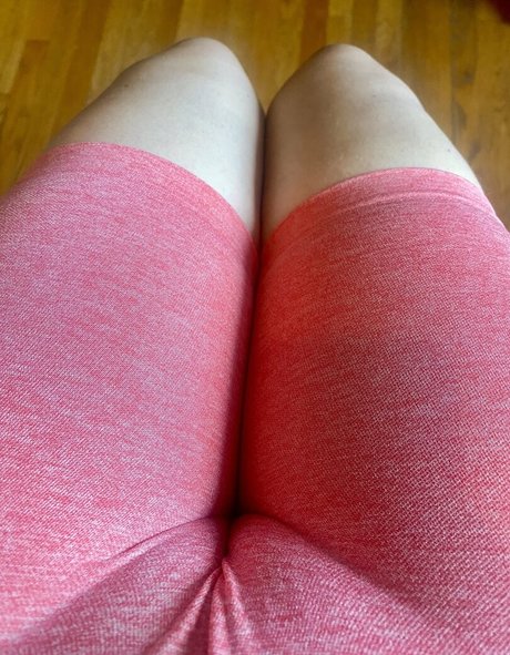 leastayspeachy xxx actress image