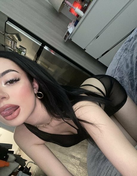 Tylenaaa model nude archive