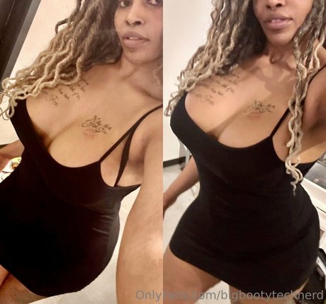 bigbootytechnerd model hd pics