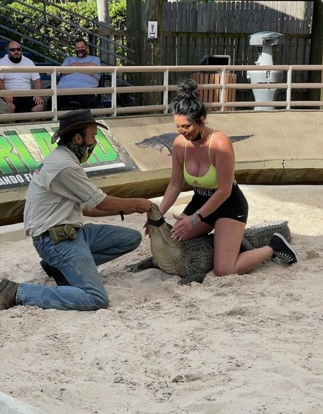 laughinglatina xxx model picture