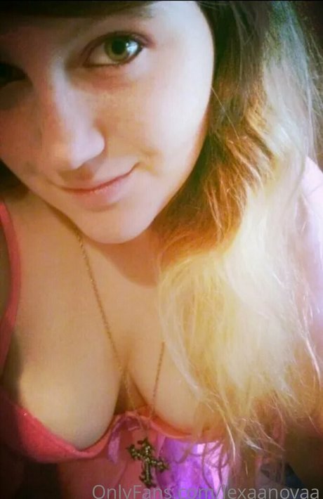 lexaanovaa naked star photo