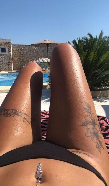 glxriq pretty pornstar pic