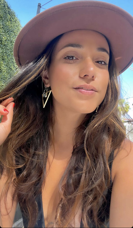 Mariane Sakay model pornographic pics