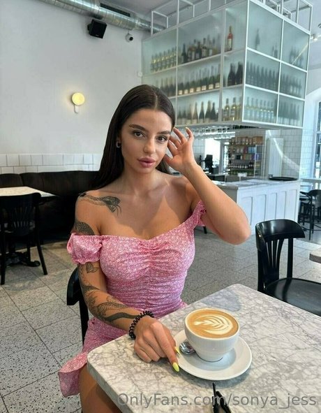 JessWantsMore pornstar nude archive